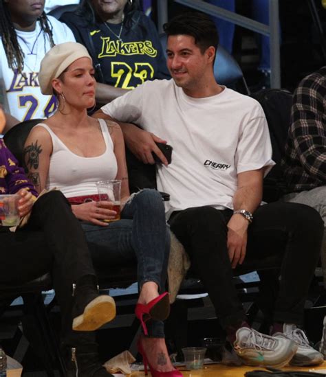 HALSEY At LA Lakers Vs New Orleans Pelicans Game In Los Angeles 12 21