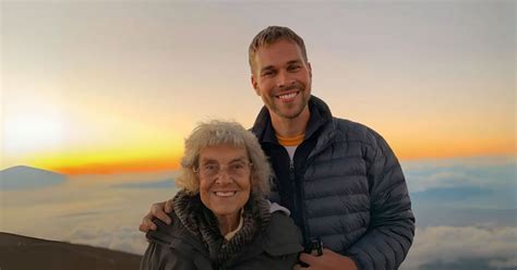 Una Abuela De 94 Años Y Su Nieto Salieron A Recorrer El Mundo Y Se