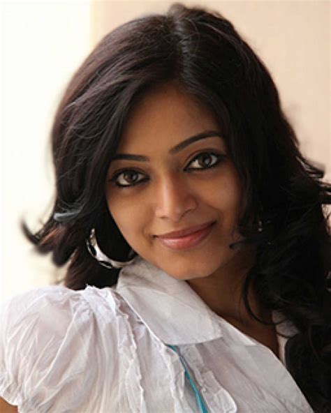 Janani Iyer Actress Age Height Weight Boyfriend Net Worth And Bio