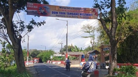 Truk Tambang Dilarang Melintas Di Jalan Raya Jenggawah Balung Jember