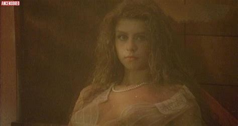 Lisa Loeb Nude Photos And Uncensored Nude Scenes From Movies And TV Shows