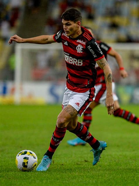 Novo Titular Os N Meros De Ayrton Lucas Desde Sua Chegada Ao Flamengo