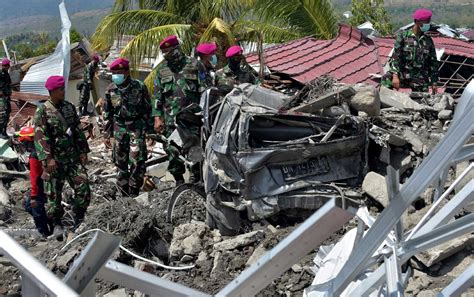 Passa De O N Mero De Mortos Na Indon Sia Ap S Terremoto E Tsunami