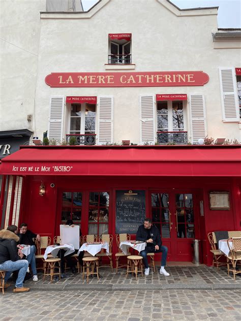 A Guide to Paris's Montmartre Neighborhood - wit & whimsy