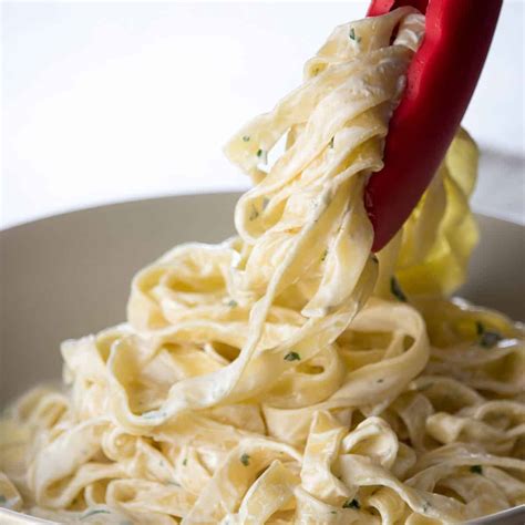 The Best Fettuccine Alfredo Of Your Life Errens Kitchen