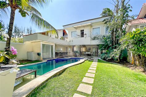 Casa Triplex diferenciada á venda na Barra da Tijuca Muller Imóveis RJ