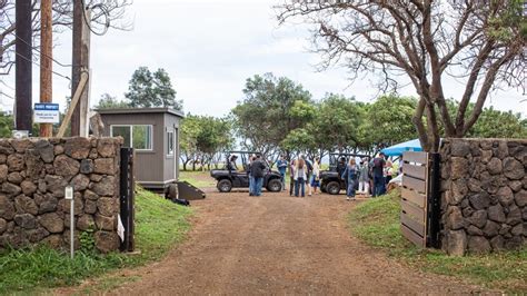 A Trip Inside Mark Zuckerbergs Sprawling Embattled Compound In Hawaii