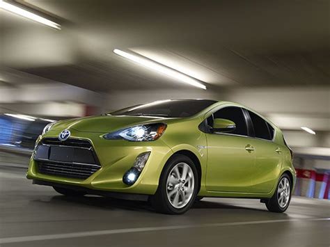 10 Most Fuel Efficient Cars Under 25000 Kelley Blue Book Toyota