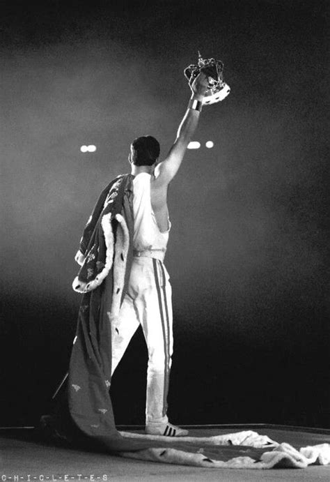 Pin By Valentina Vargas On God Save The Queen Queen Freddie Mercury Queen Poster Freddie Mercury