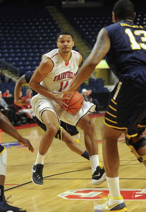 Quinnipiac Defense Stops Fairfield