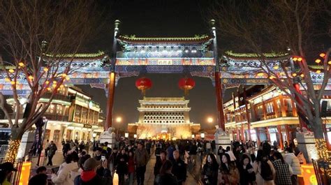 Fr Hlingsfest Qianmen Stra E In Beijing Fasziniert Touristen China Org Cn