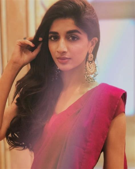 20 Beautiful Pictures Of Mawra Hocane In Red Dress Reviewitpk