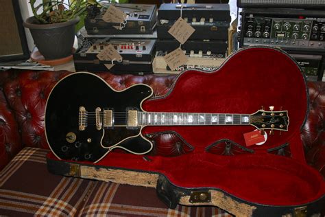 Gibson Lucille 1981 - Amp Guitars, Macclesfield