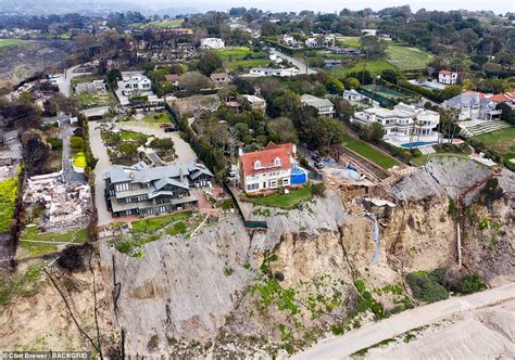 First Look At The Scorched Ruins Of Celebrity Malibu Homes Following