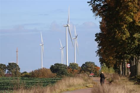 Radio Weekend FM Budowa farmy wiatrowej w gminie Człuchów przekroczyła