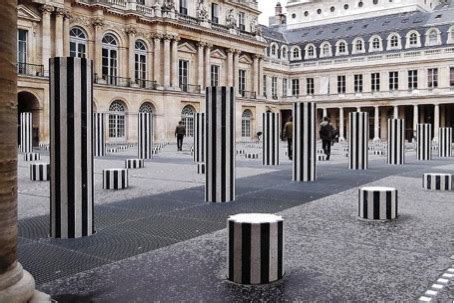 Une Controverse Artistique Urbaine Les Deux Plateaux De Daniel