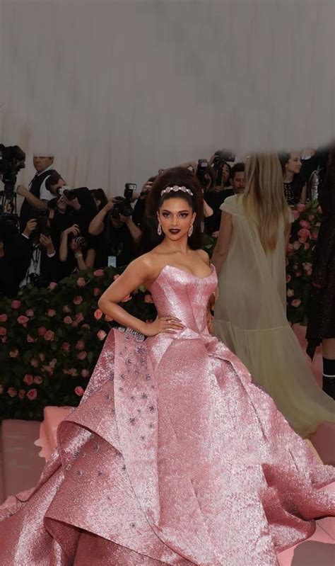 Deepika Padukone Oscars 2023 Look At Her Best Red Carpet Looks