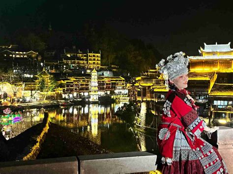 Magic things to see in Phoenix Ancient Town in Fenghuang County in ...