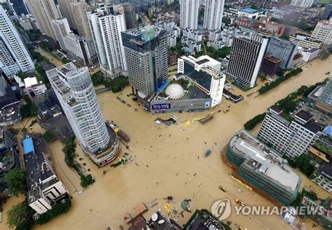 태풍 메기 中 상륙 산사태로 30여명 실종·피해속출