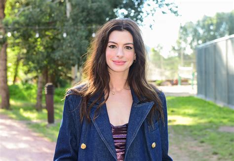 Anne Hathaway Long Hair Bangs