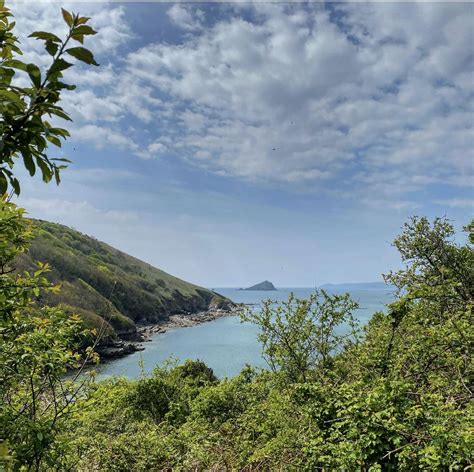 Cellar Beach Over Looking The Mewstone Devon Coast Coast Path