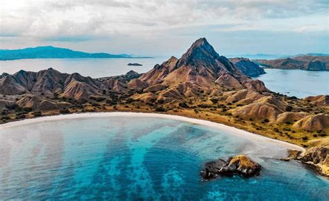 Padar Island – Gem of Komodo – Samata Luxury Liveaboard