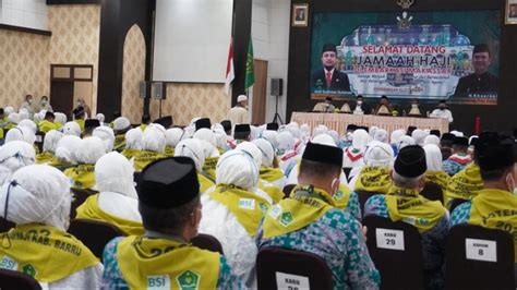 80 JCH Barru Tiba Di Asrama Haji Makassar