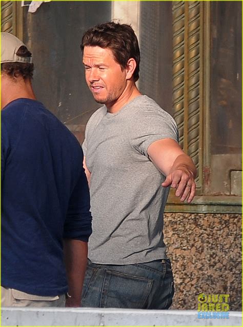 Mark Wahlberg Flaunts Big Muscles On Transformers 4 Set Photo