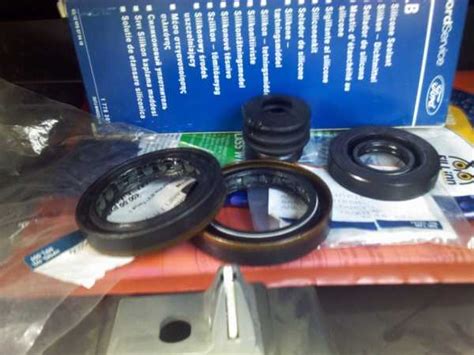 Сальник первичного вала форд фокус 2 – Замена сальника первичного вала ...