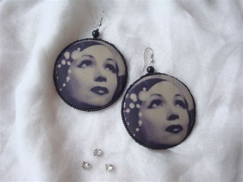 Серьги из коллекции "Звезды немого кино". | Drop earrings, Pendant ...