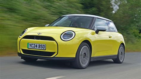 Mini Cooper Review Mpg Running Costs And Co2 Emissions Carbuyer