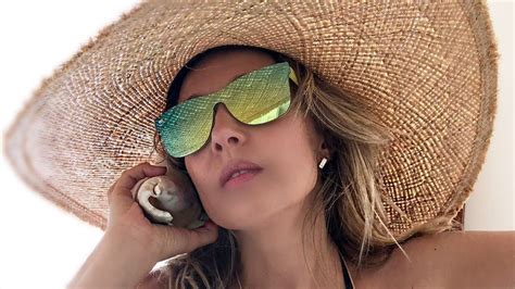 Fey Apuesta Por Vivir En Bikini