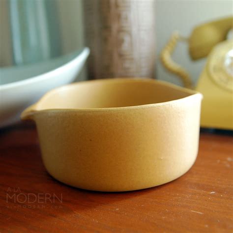 Bennington Potters Aida Tawny Bowl On A La Modern