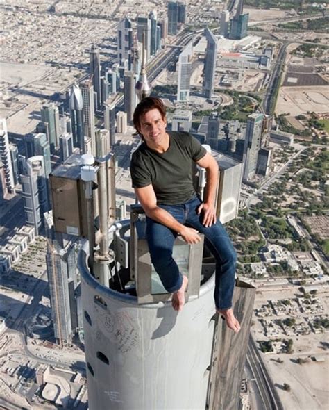 Tom Cruise Uses Worlds Largest Dildo