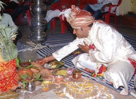 Imagem De Casamento índia Da Preparação Para a Cerimônia De Casamento