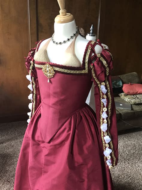 Mid 16th Century Italian Renaissance Gown Old Fashion Dresses 16th Century Fashion