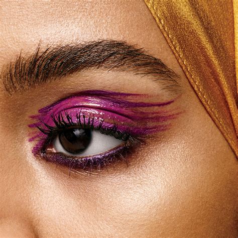 One Muslim Woman Shares Her Stance on Makeup | Teen Vogue