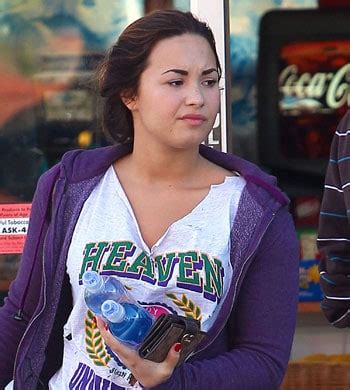 Demi Lovato Without Makeup - See Her No Makeup Photos Here!