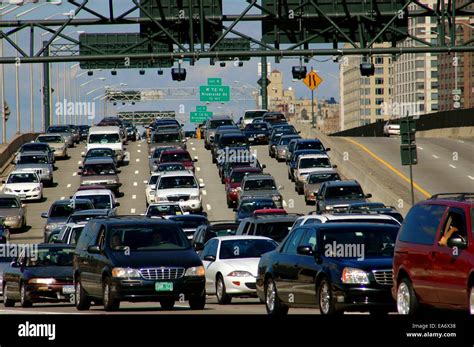 Bumper to bumper traffic hi-res stock photography and images - Alamy