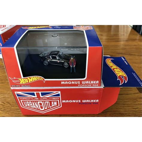 Hot Wheels Rlc Exclusive Urban Outlaw Porsche With Magnus Walker Figure Shopee Malaysia