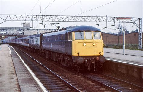 85003 Stafford Class 85 No 85003 Draws To A Stop At Staffo Flickr