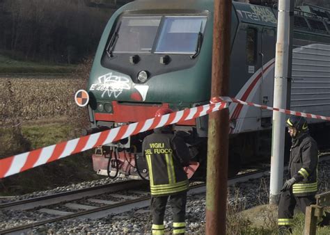 Investimento Ferroviario Tra Tivoli E Guidonia Treno Travolge E Uccide