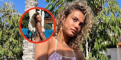 Rose Bertram Maakt Volgers Helemaal Wild Met Foto S In Piepkleine