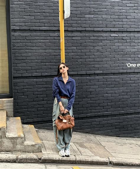 Hot girl xứ Hàn đi du lịch mà hút hơn triệu người xem visual còn được ví như mỹ nữ Hồng Kông