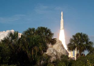 En images Les vingt sept ans de carrière de la fusée Ariane 5