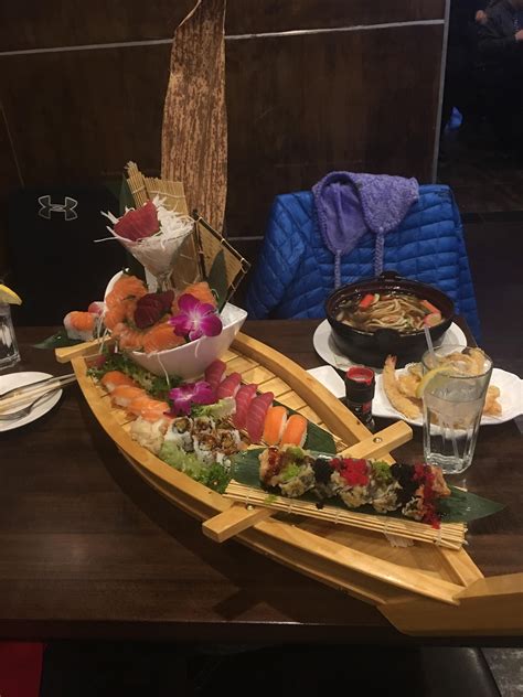 [I ate] a boat of sushi better than the other sushi boat. | Sushi boat ...