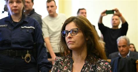 Ilaria Salis Resta In Carcere Niente Domiciliari E Ancora In Aula Con