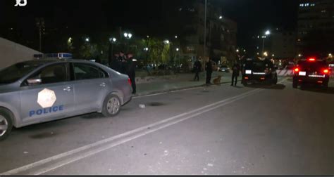 Sve La Persona T Maskuar Sulmuan Zyrtar T Zgjedhor Dhe Policin Me