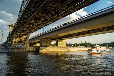 Moskva (Moscow) River - a boat trip through the heart of Moscow