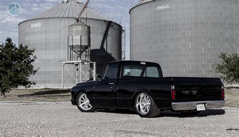 Modulare Wheels 1969 Chevrolet C10 Pickup 20 Modulare M21 Brushed